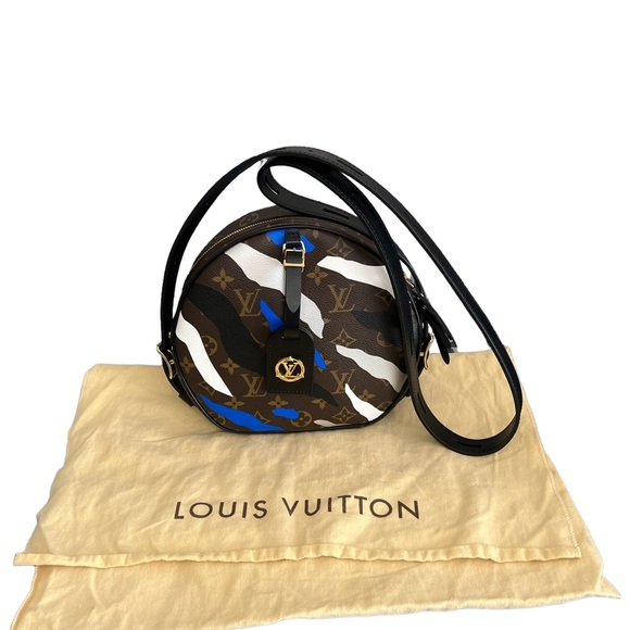 LOUIS VUITTON x LEAGUE OF LEGENDS LIMITED EDITION CHAPEAU BAG MM - Picture 15 of 15